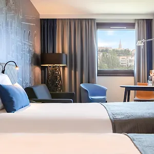 **** Otel Mercure Castle Hill Macaristan